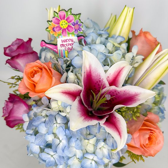 Mom\'s Best Friend Bouquet